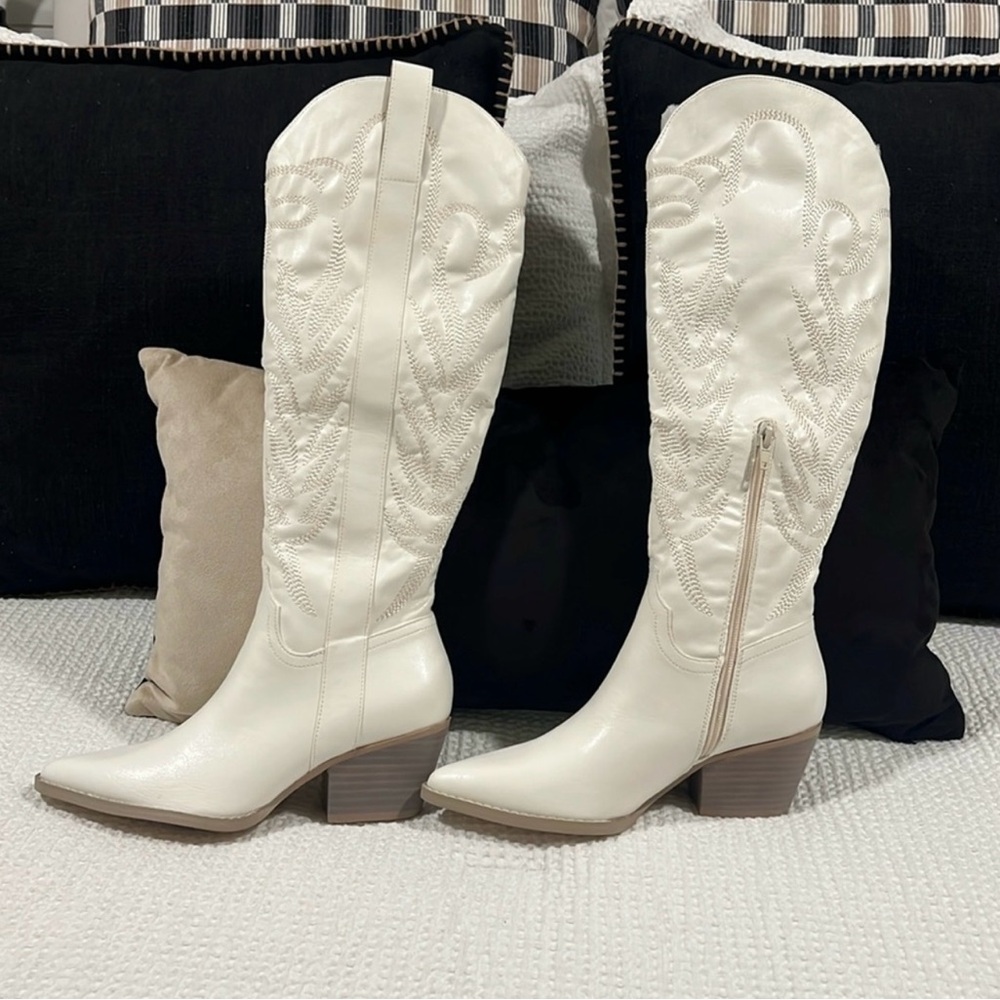 Oasis Society “Samara” Tall Western Boho Cowgirl Boots Embroidered White 7.5 New - Picture 12 of 16